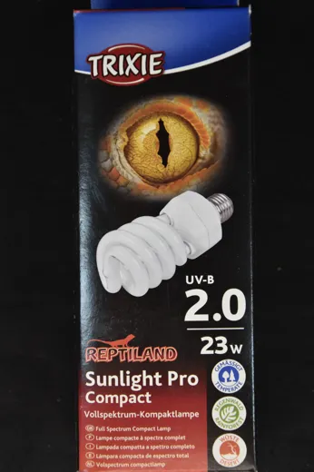Vollspektrum Kompaktlampe 23 W Sunlight Pro TRIXIE | schneider-online24.ch